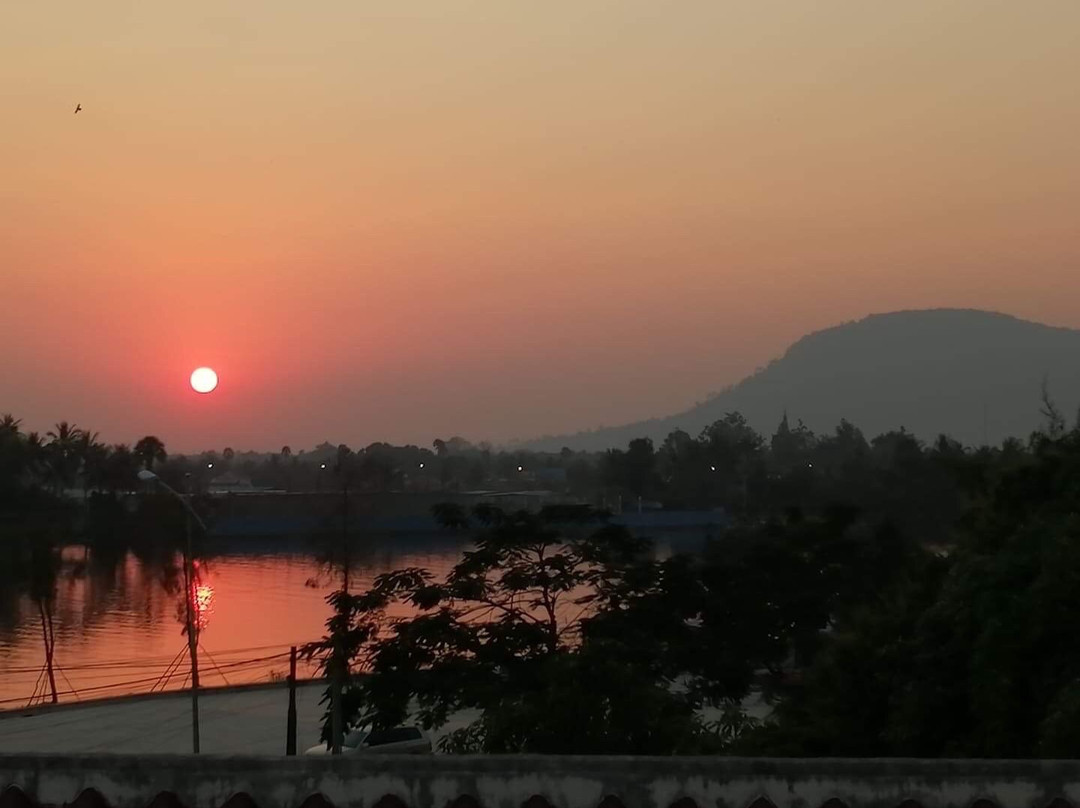 库尔贡布旅馆主图