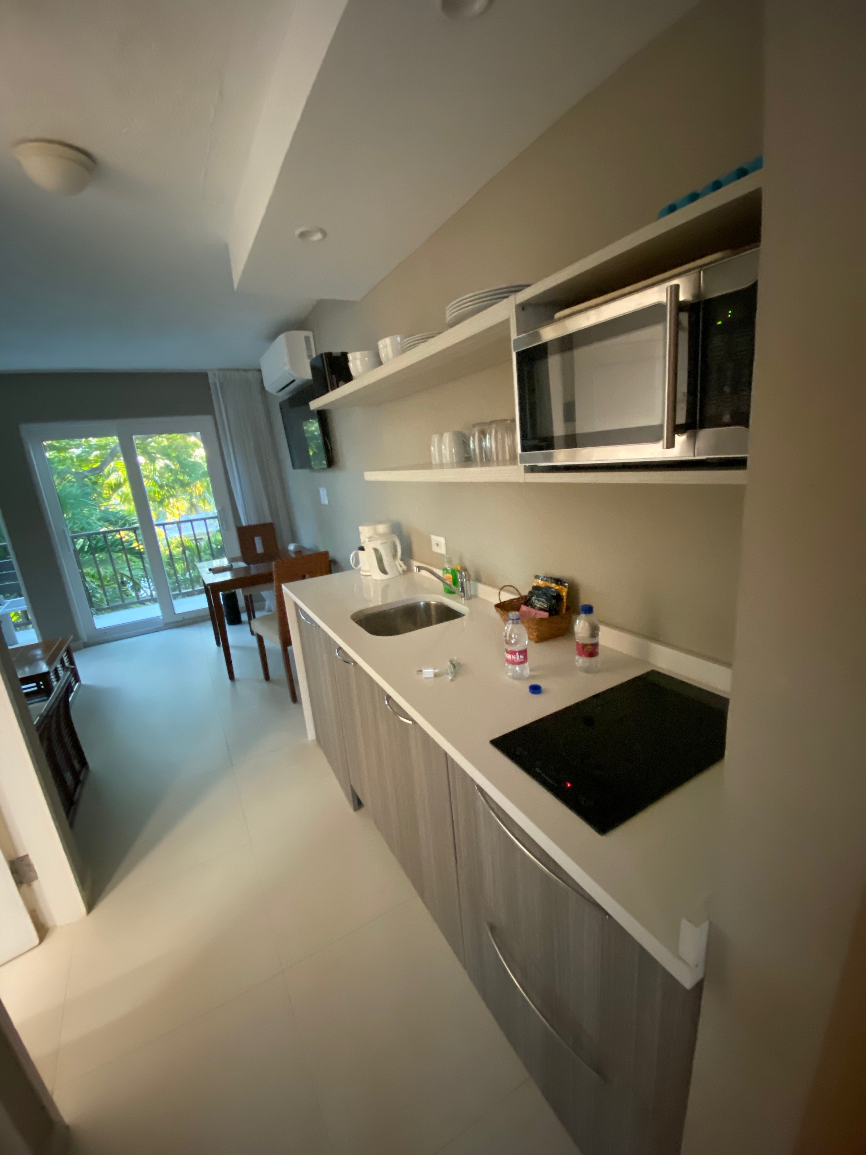 西波涅海滩俱乐部-portrait