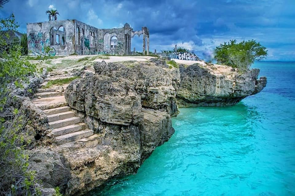 Ruins Cliff Diving Spot-圣菲必去景点