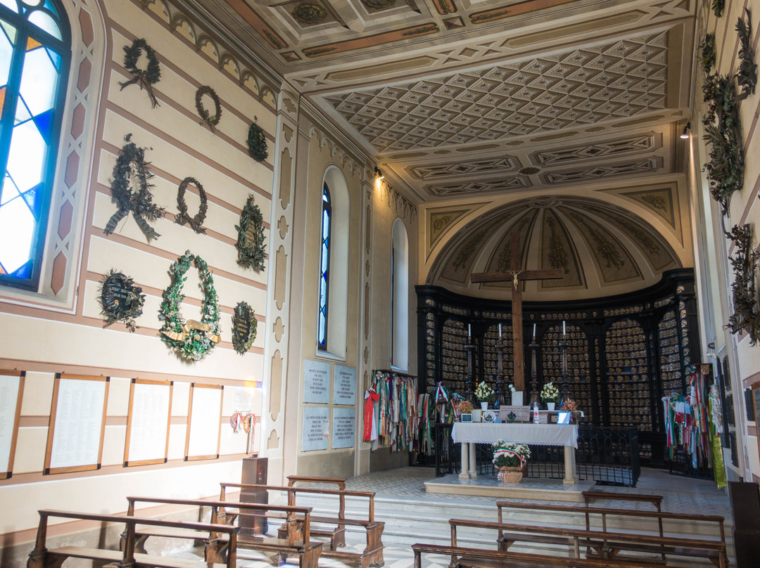 La Cappella Ossario di San Martino-代森扎诺-德尔加达必去景点