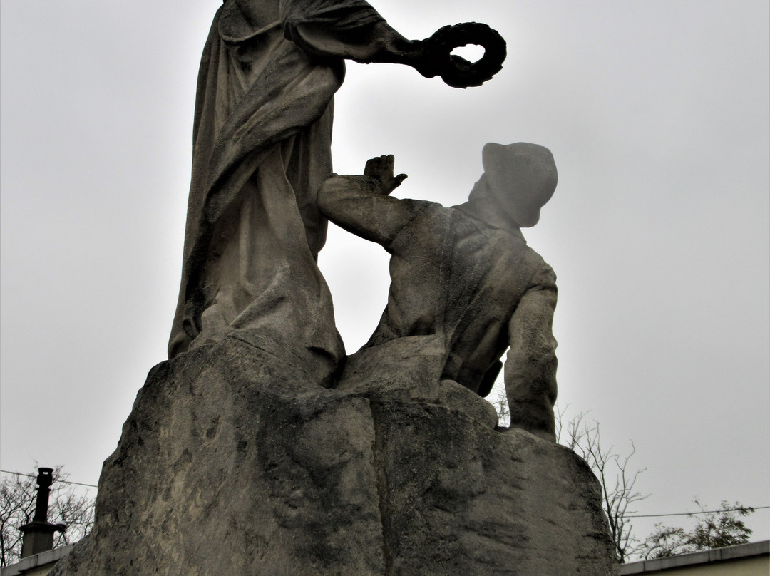 Monument aux morts-La Courneuve必去景点