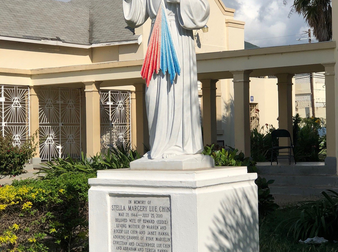 Holy Trinity Cathedral-金斯敦必去景点