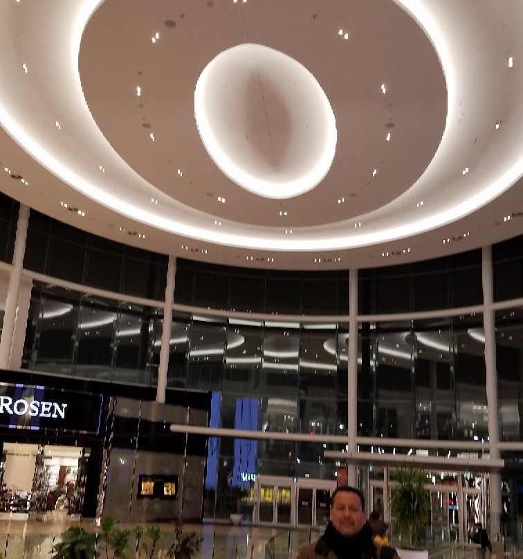 Square One Shopping Centre-米西索加必去景点