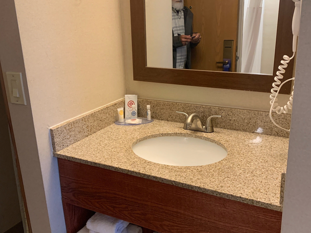 机场凯富酒店主图