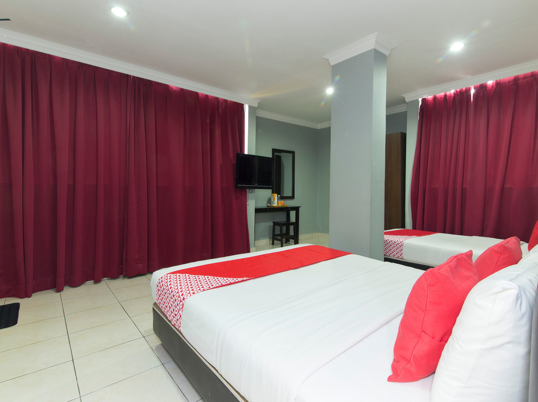 布蒂里安邦酒店主图