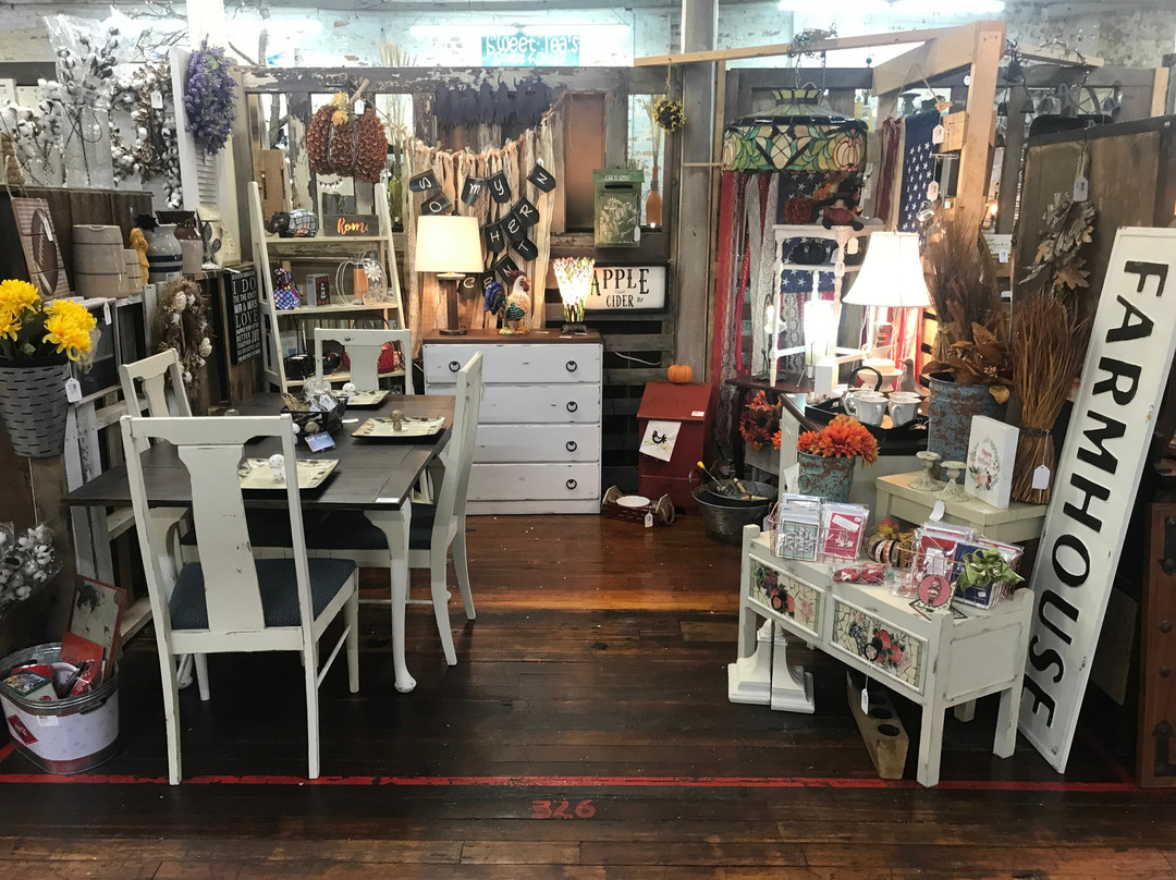 Jarfly Antique Market