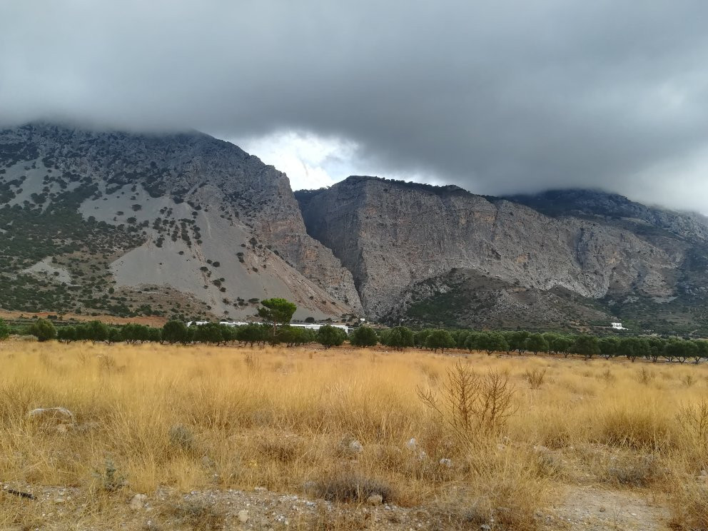 Thripti Mountain-Afentis Stavromenos景点图片