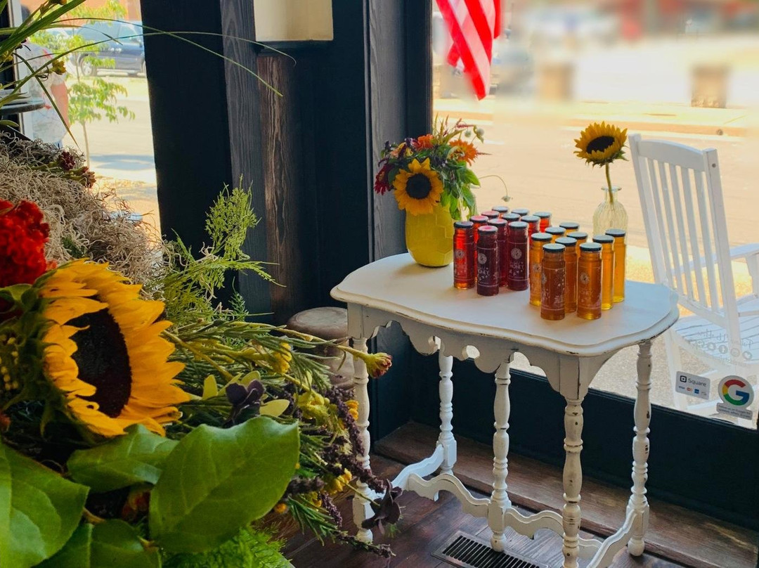 Harold's Famous Bee Co. + Honey Bar-Sainte Genevieve必去景点