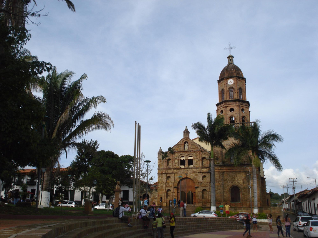 Catedral de Curiti景点图片