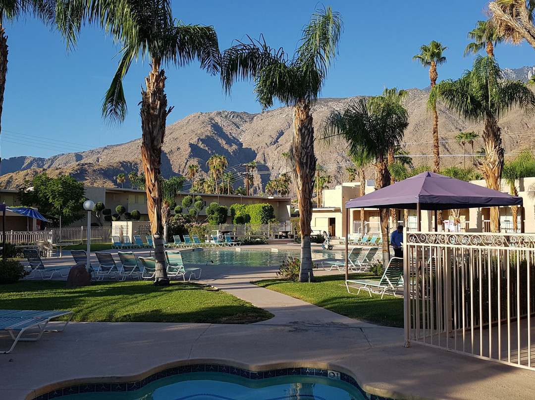 棕榈泉戴斯酒店主图