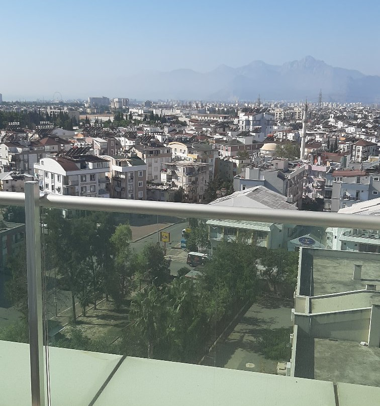 B Business Hotel & Spa主图