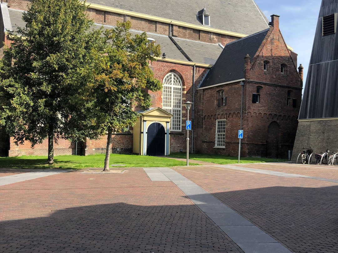 Martinikerk Oud Kerkhof景点图片