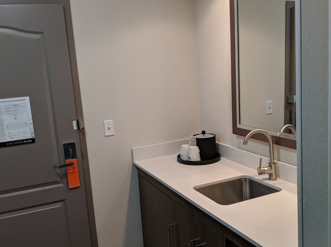 特莱蒙顿希尔顿恒庭酒店主图