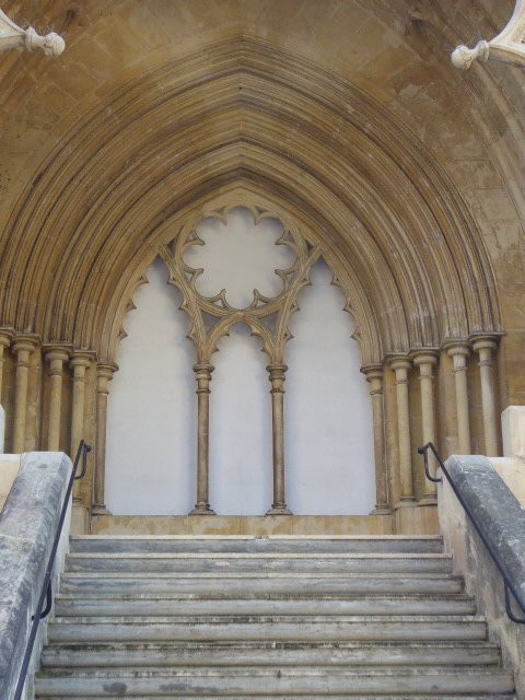 Robert Samut Hall-Floriana必去景点