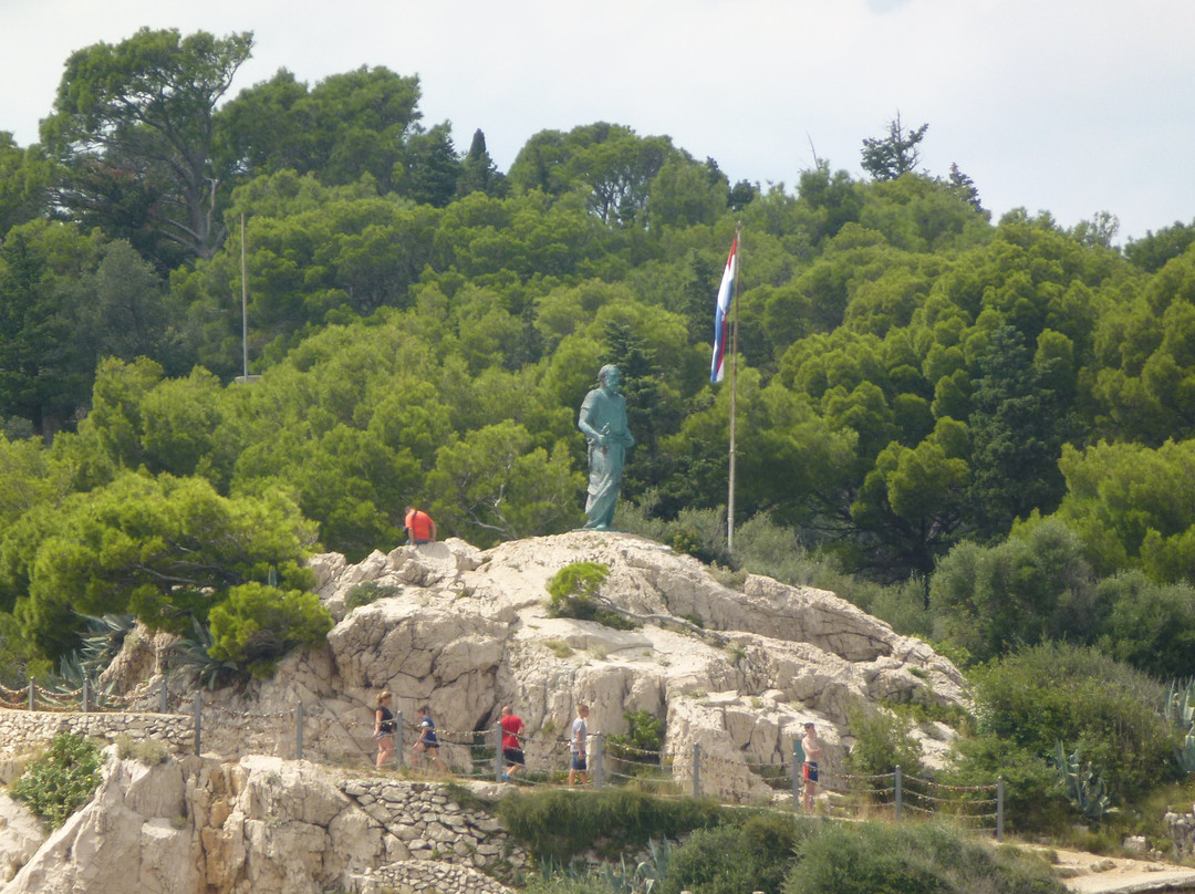 Spomenik Sv. Petra景点图片