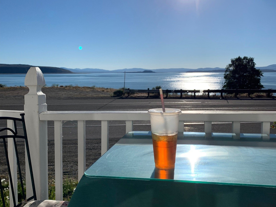 泰奥加莫诺湖旅馆主图