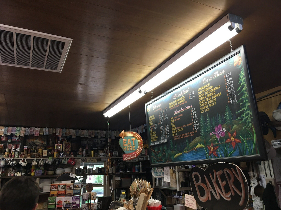Camp Sherman Store on the Metolius River景点图片
