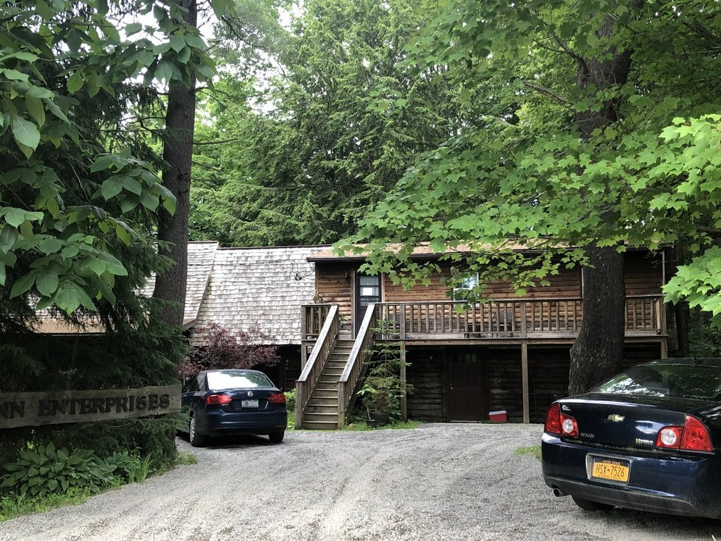 Log Country Inn B&B主图