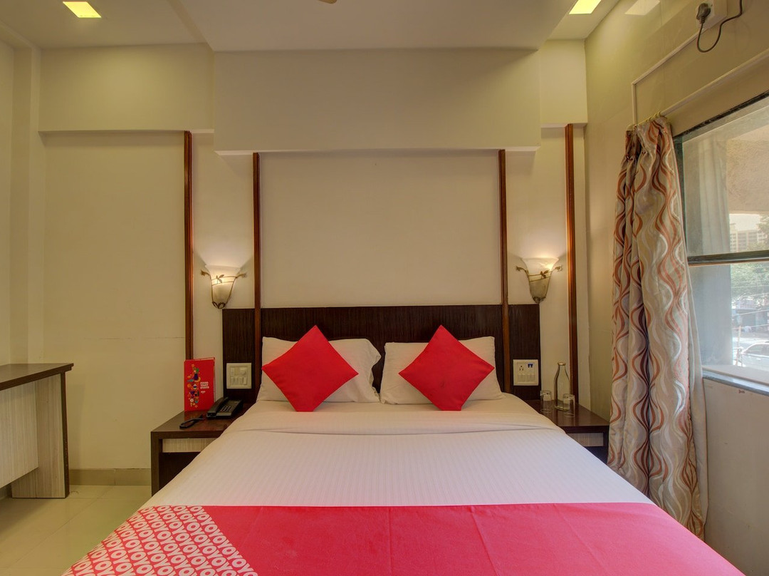 OYO 1781 Hotel Panchratna主图