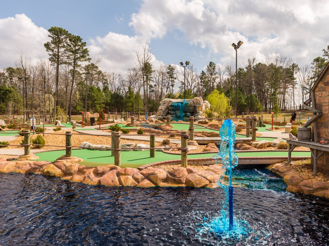 Big Rock Mini Golf & Fun Park-小石城必去景点