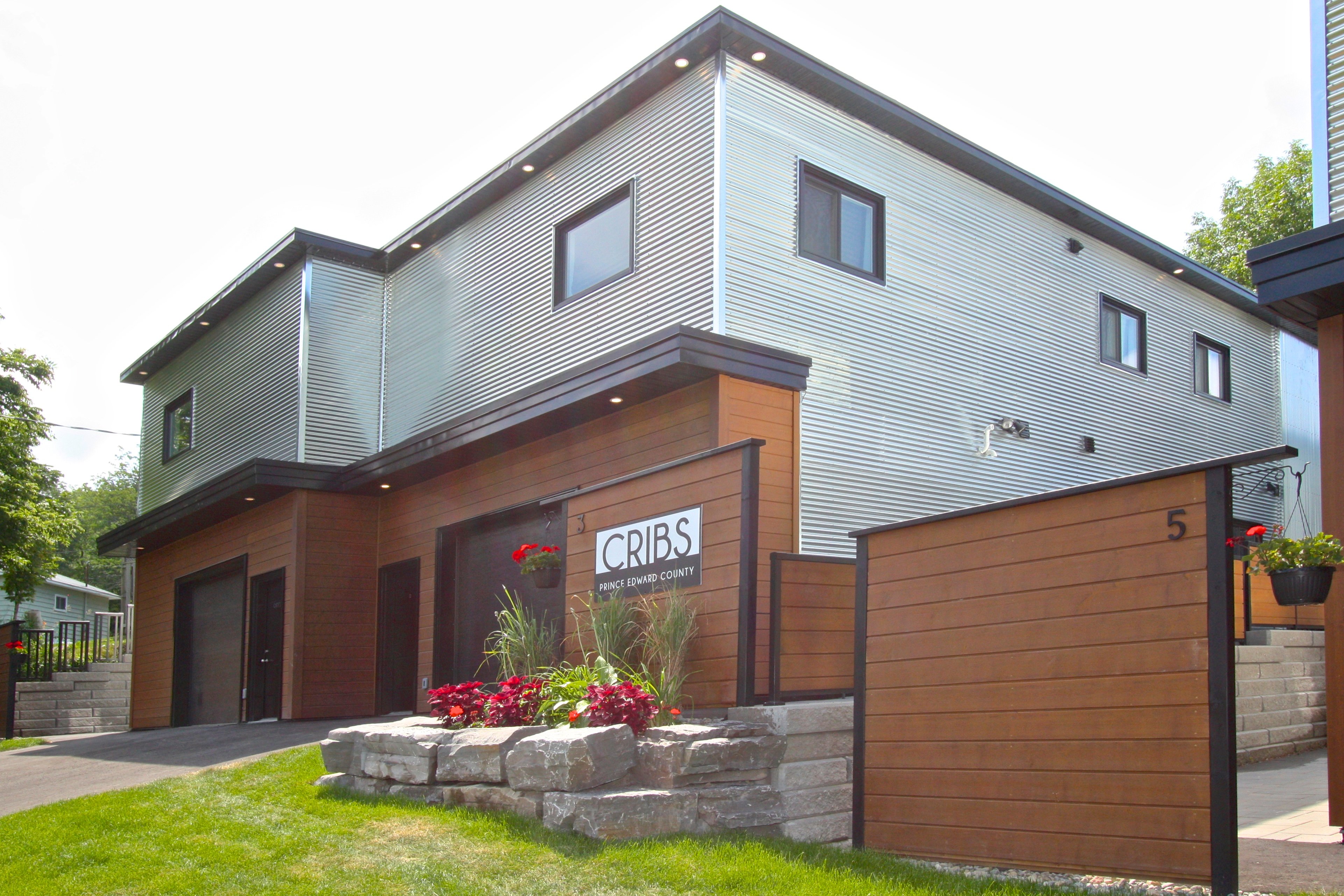 Cribs On The Hill-官方