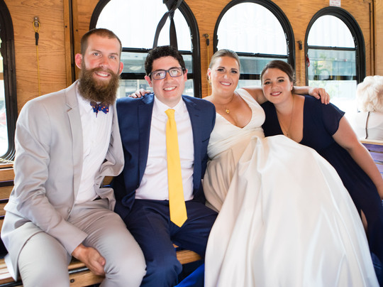 BrewHop Trolley-朗蒙特必去景点