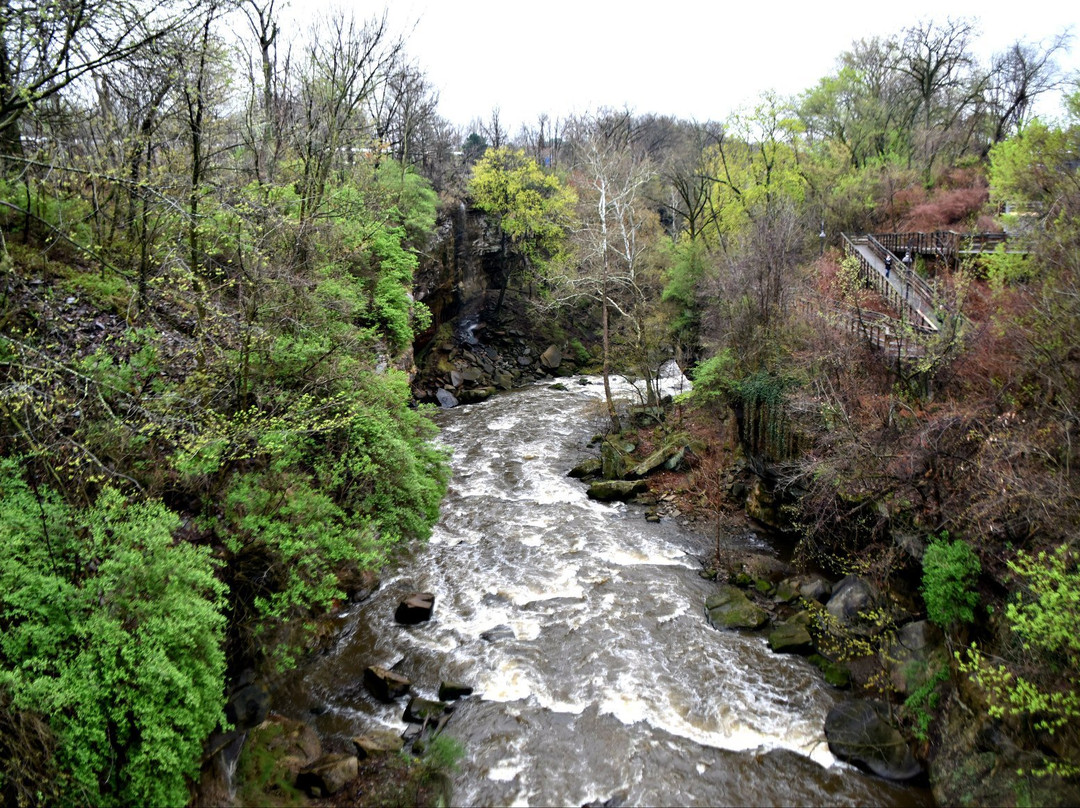 High Bridge Glens-Cuyahoga Falls必去景点
