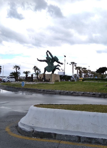 Mujeres Corriendo por la Playa-托雷莫里诺斯必去景点