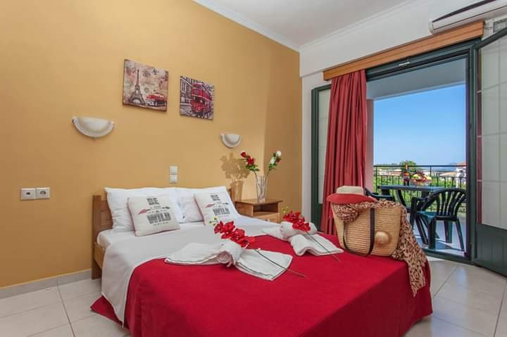 Ionion Apartments & Studios主图