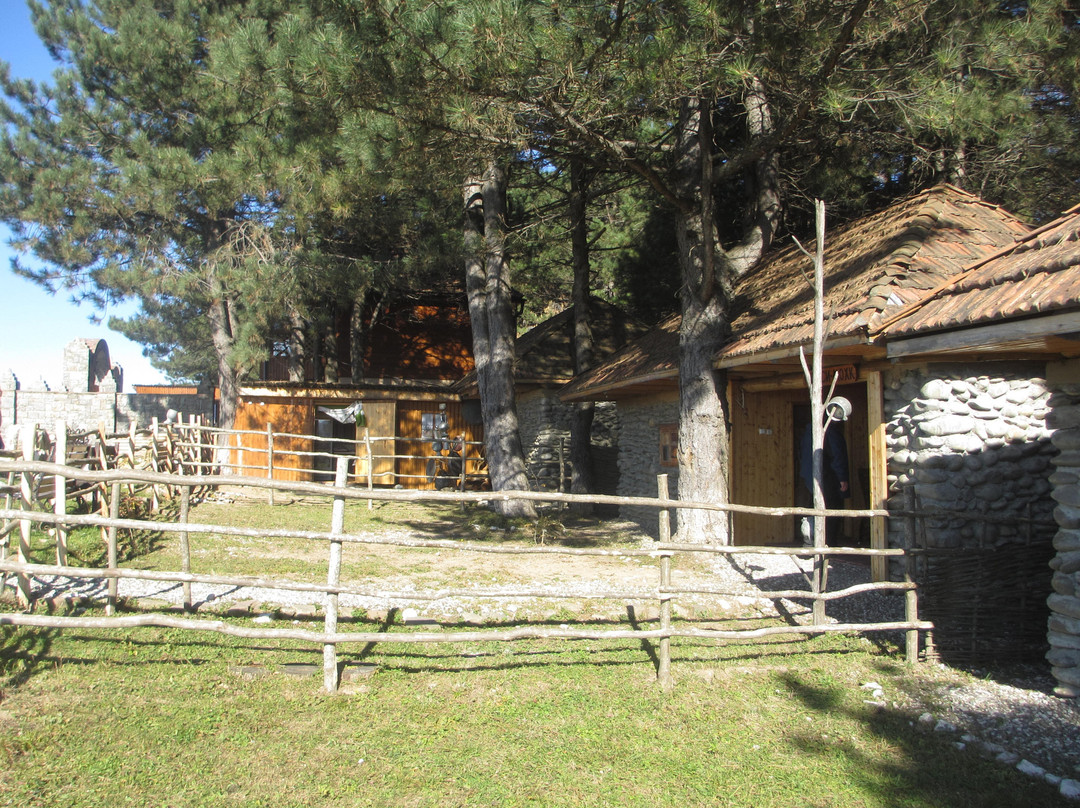 Shira Bena Yurt-Benoy必去景点