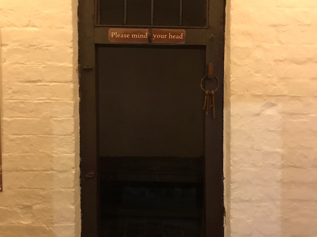 The Old Guildhall Prison Cells景点图片