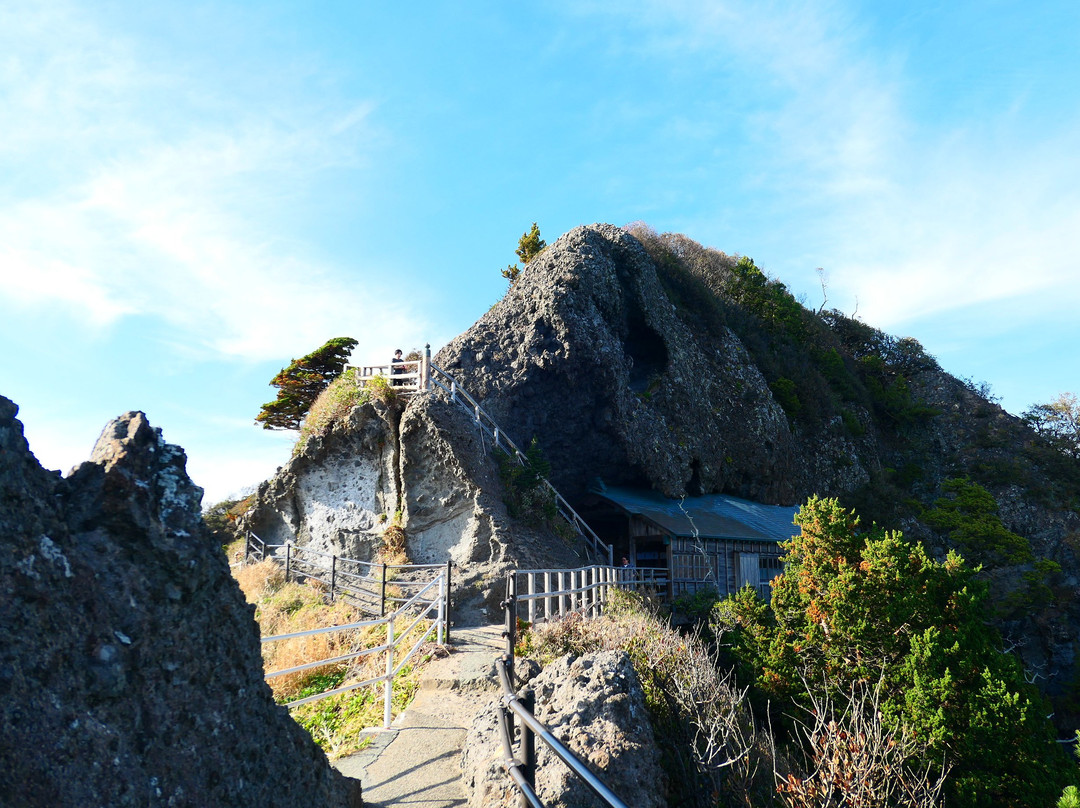 Irojinja Shrine景点图片