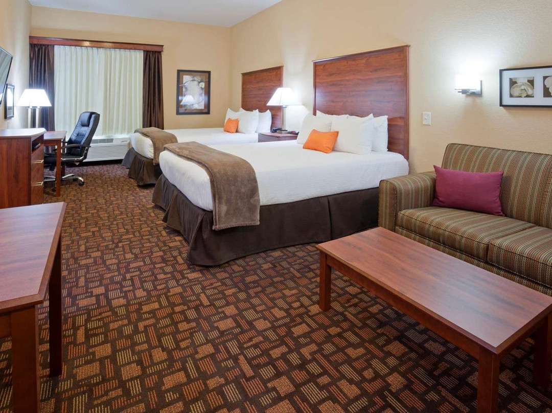 Grand Forks Lodge & Suites主图