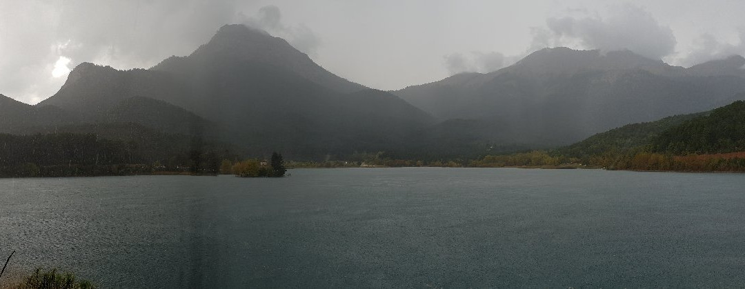 Lake Doxa景点图片