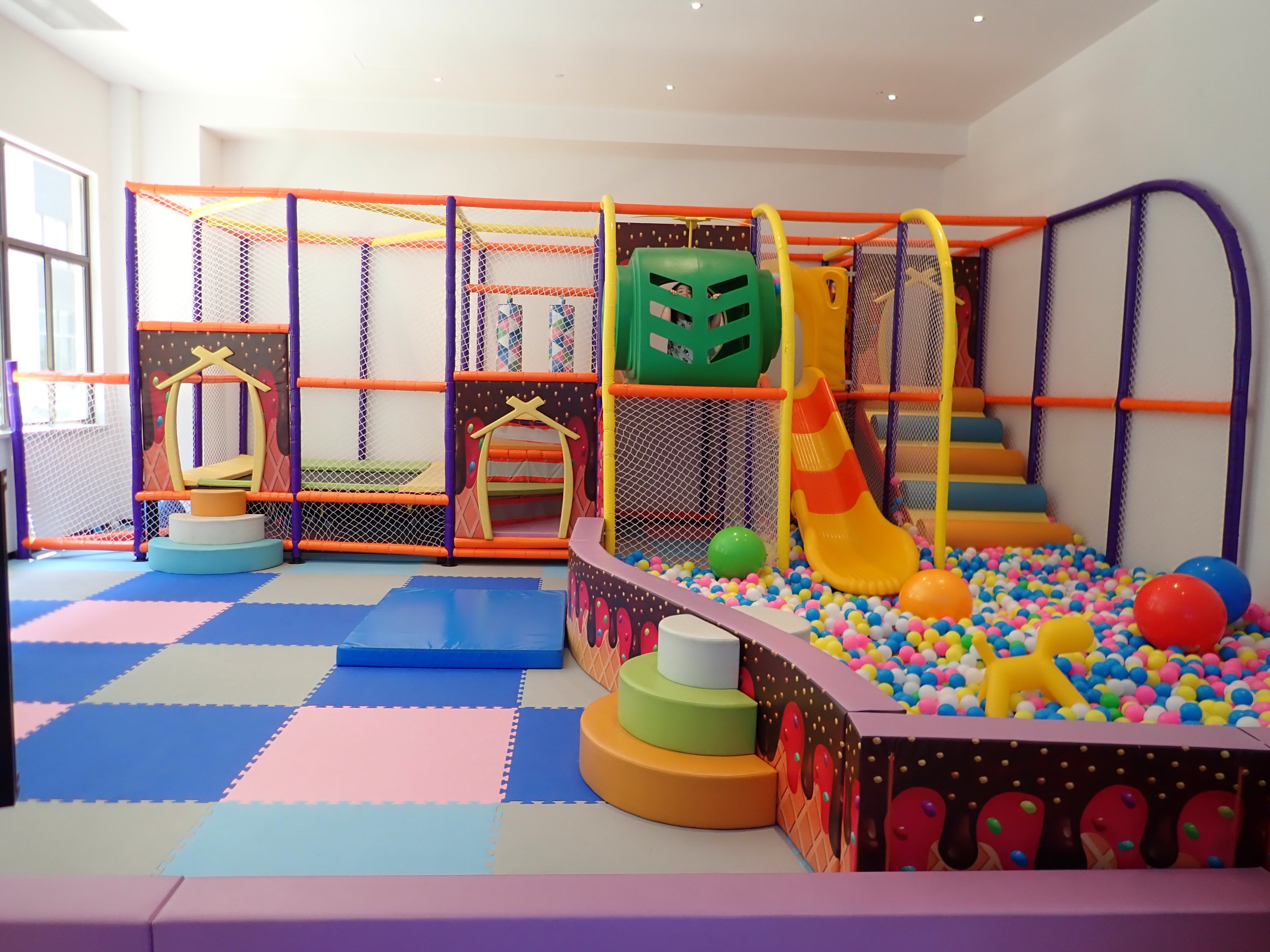 智微世纪酒店-家庭/游戏区