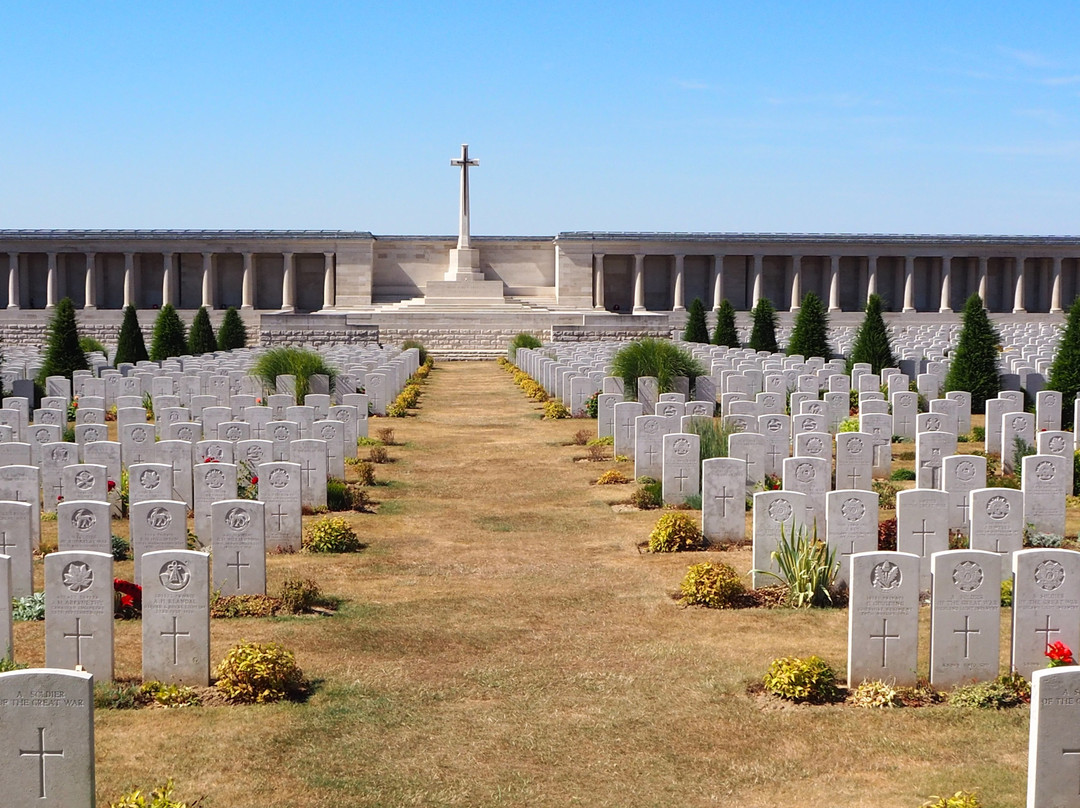 Ovillers Military Cemetery景点图片