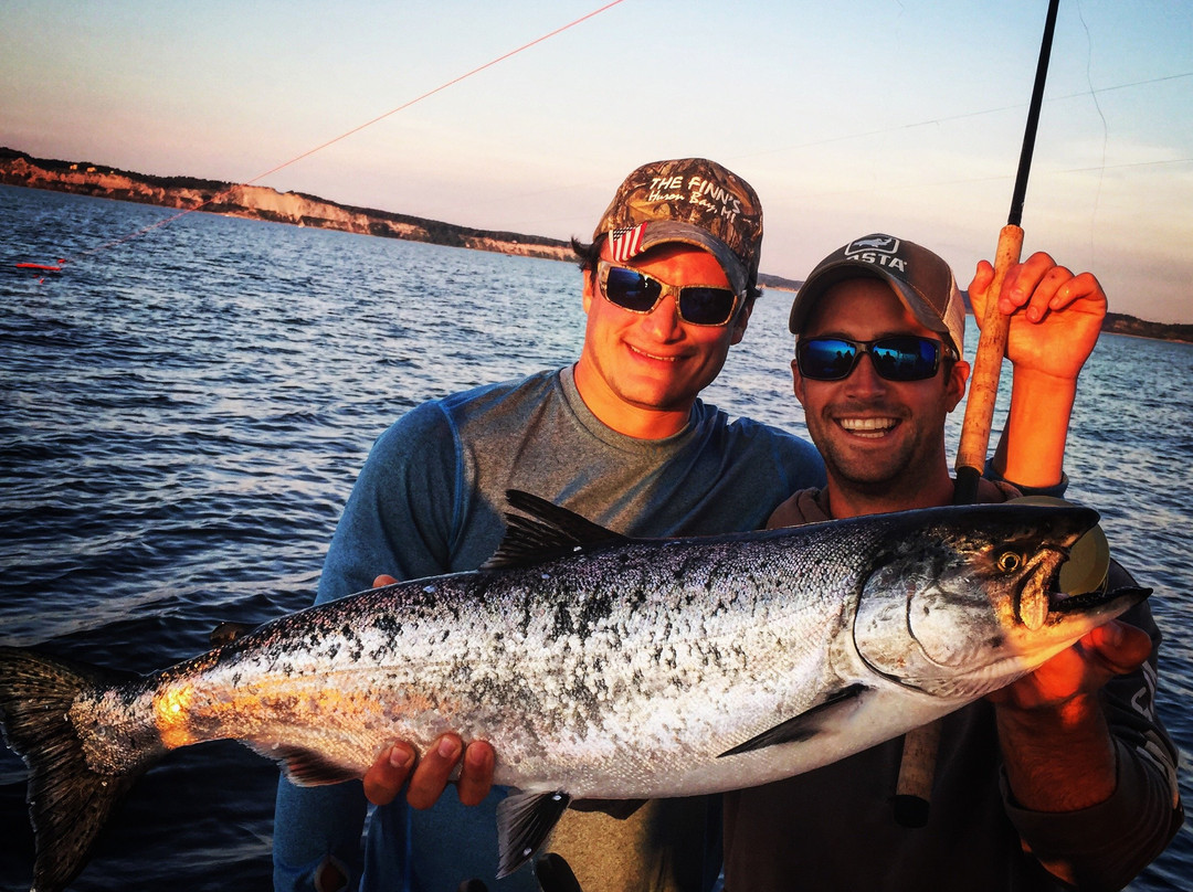 Mariah and Pier Pressure Charter Fishing景点图片