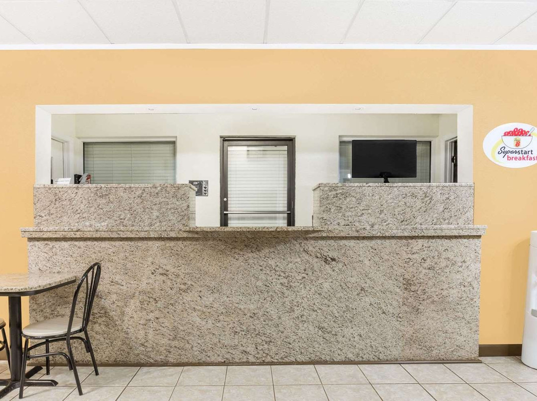 Super 8 by Wyndham Santee主图