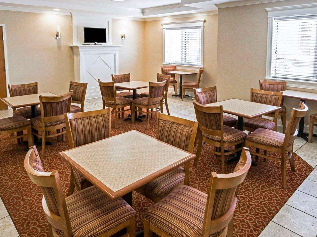 Comfort Inn Hebron - Lowell area主图