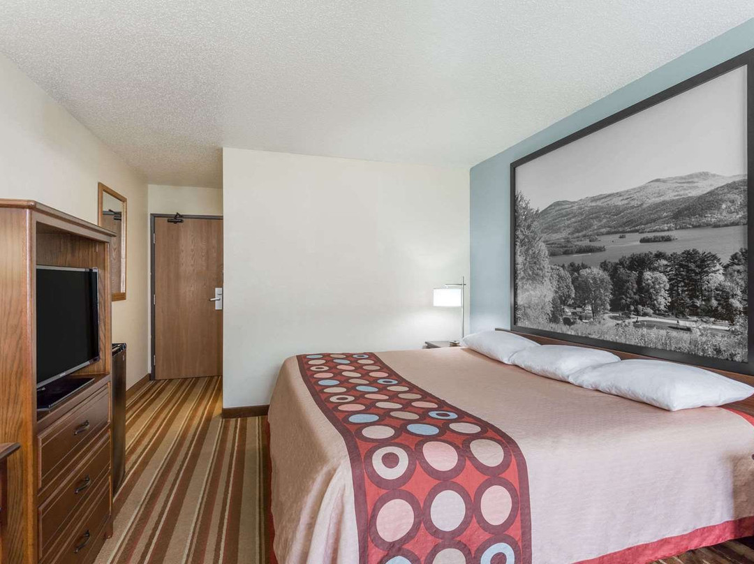 Super 8 by Wyndham Danville VA主图