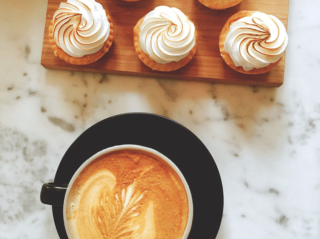 The Alexandra Hotel主图