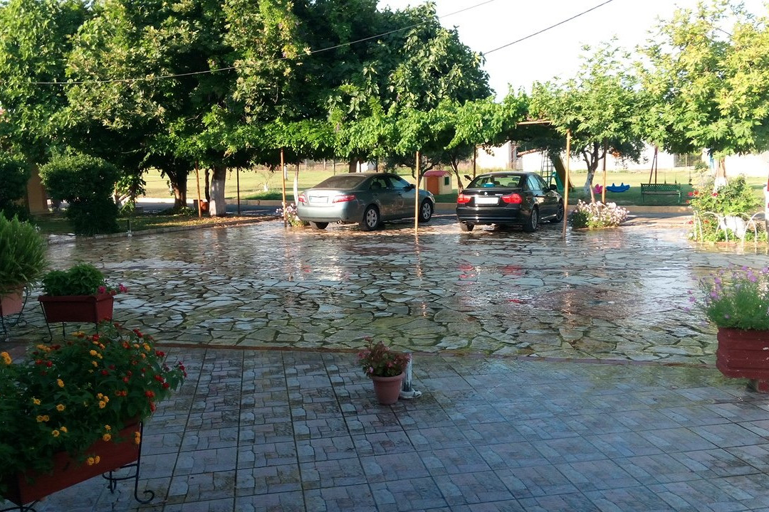 佐巴斯酒店主图