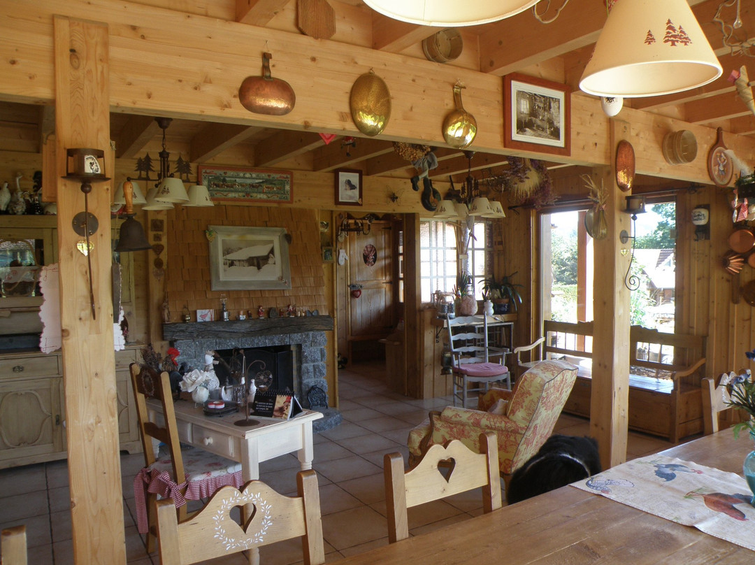 Les Chalets De Cathy主图