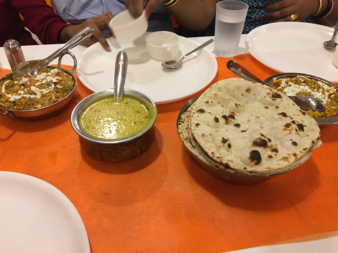 Naya Raipur餐馆和美食-Hotel Minerwa nx