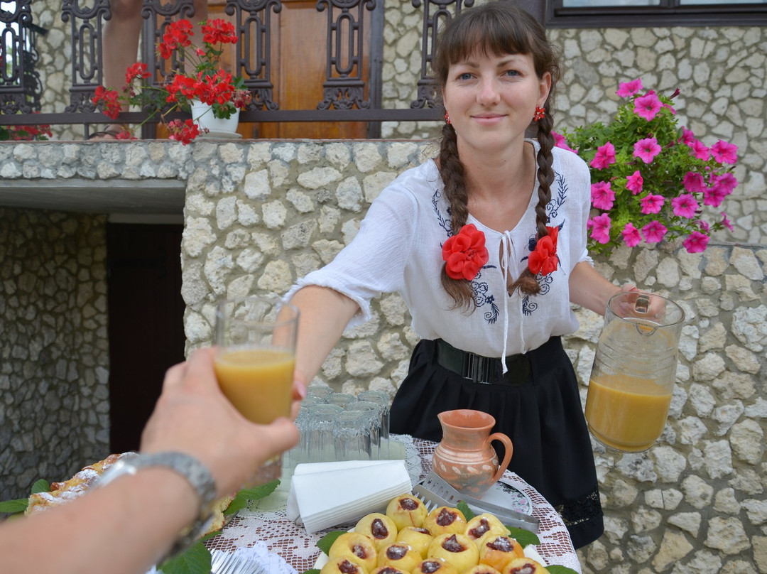GoAdventure Authentic Travel in Moldova-基希讷乌必去景点