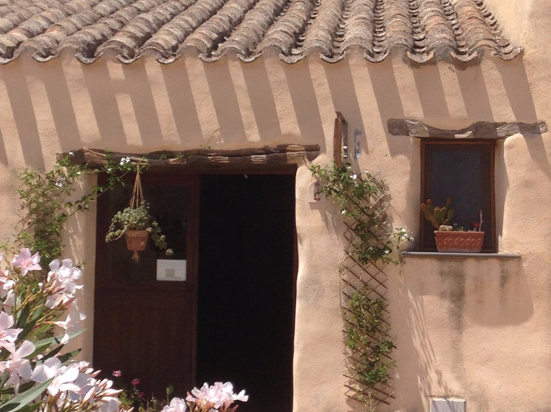 Laboratorio Sa Domu de Su Linu-Tratalias必去景点