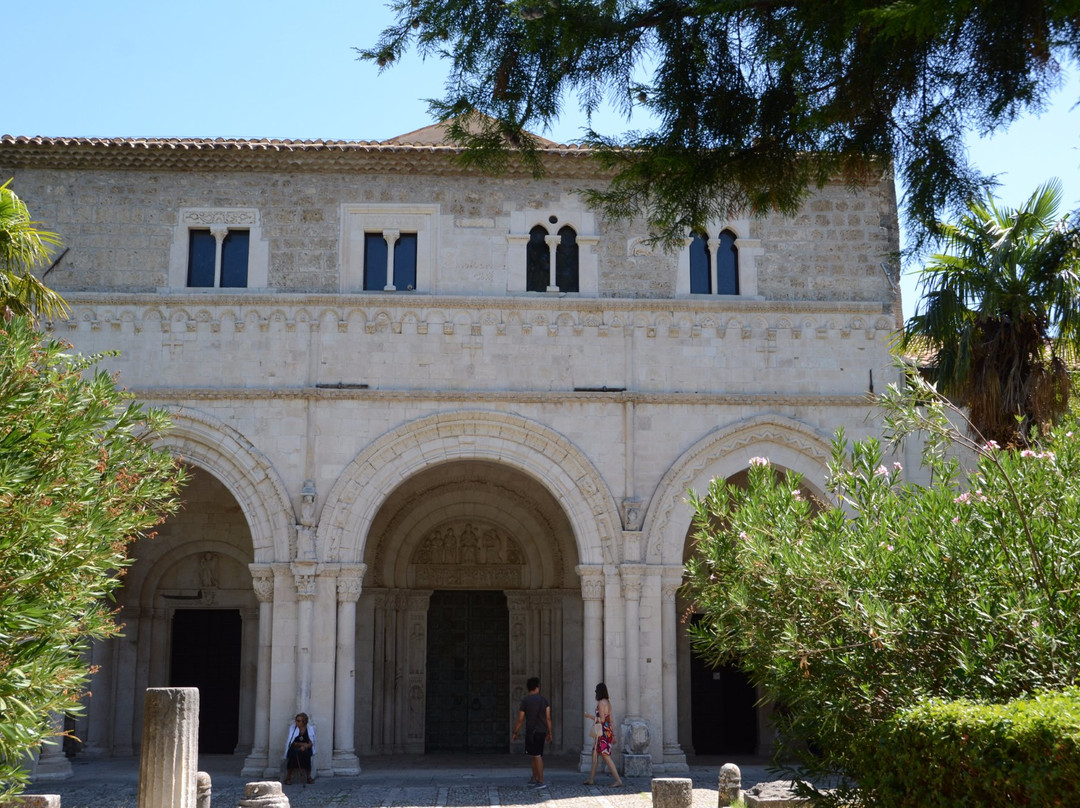 Abbey of San Clemente in Casauria景点图片