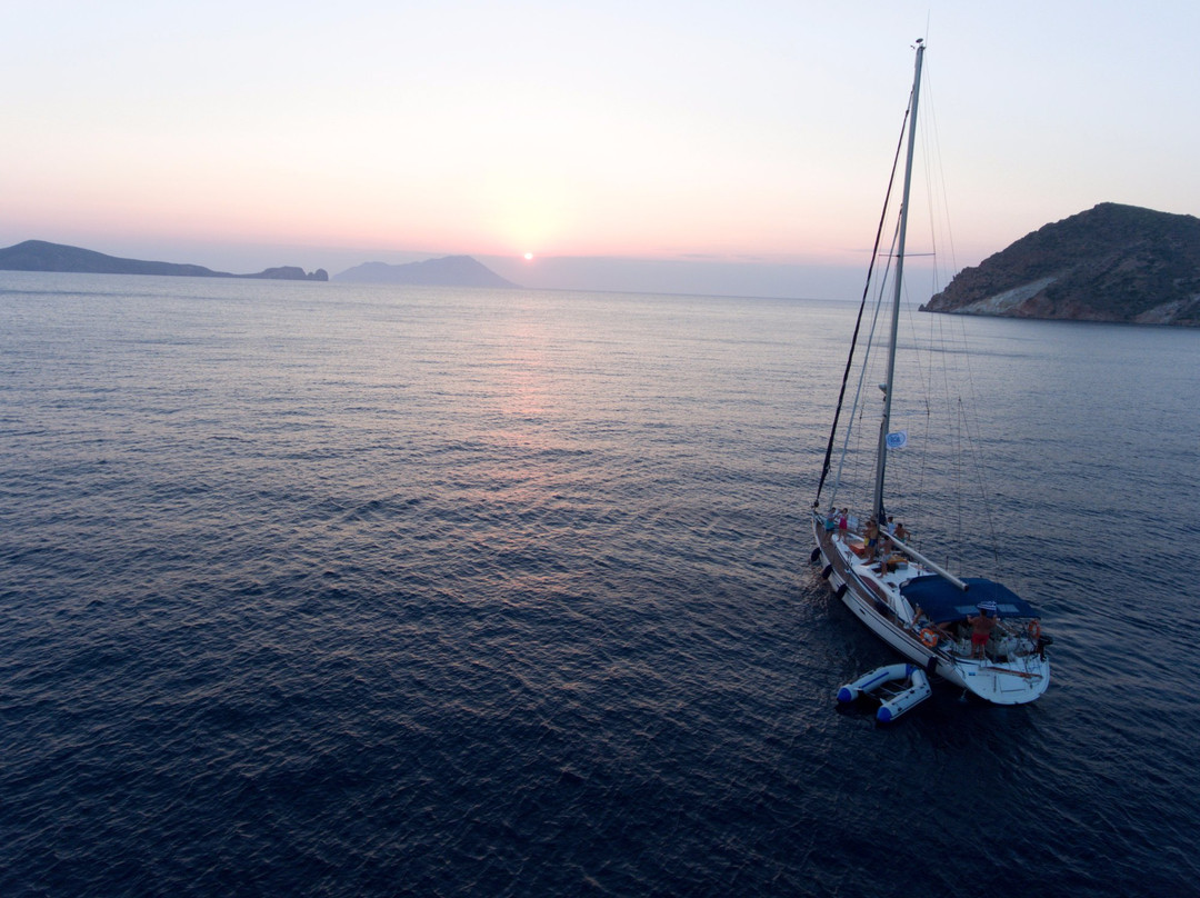 Sailing Greece-Adamas必去景点