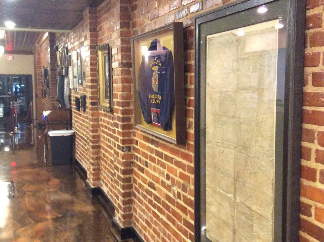 Historic Strand Dinner Cinema-Jesup必去景点