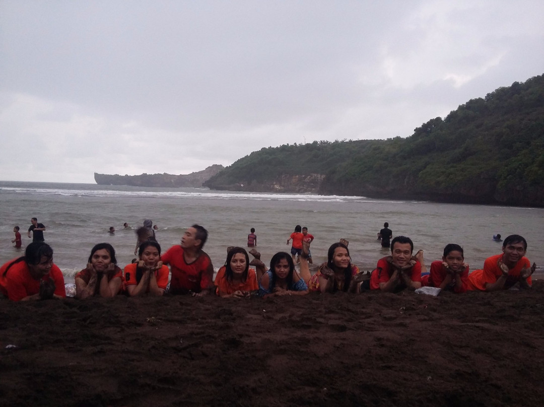 Baron Wetan Beach景点图片